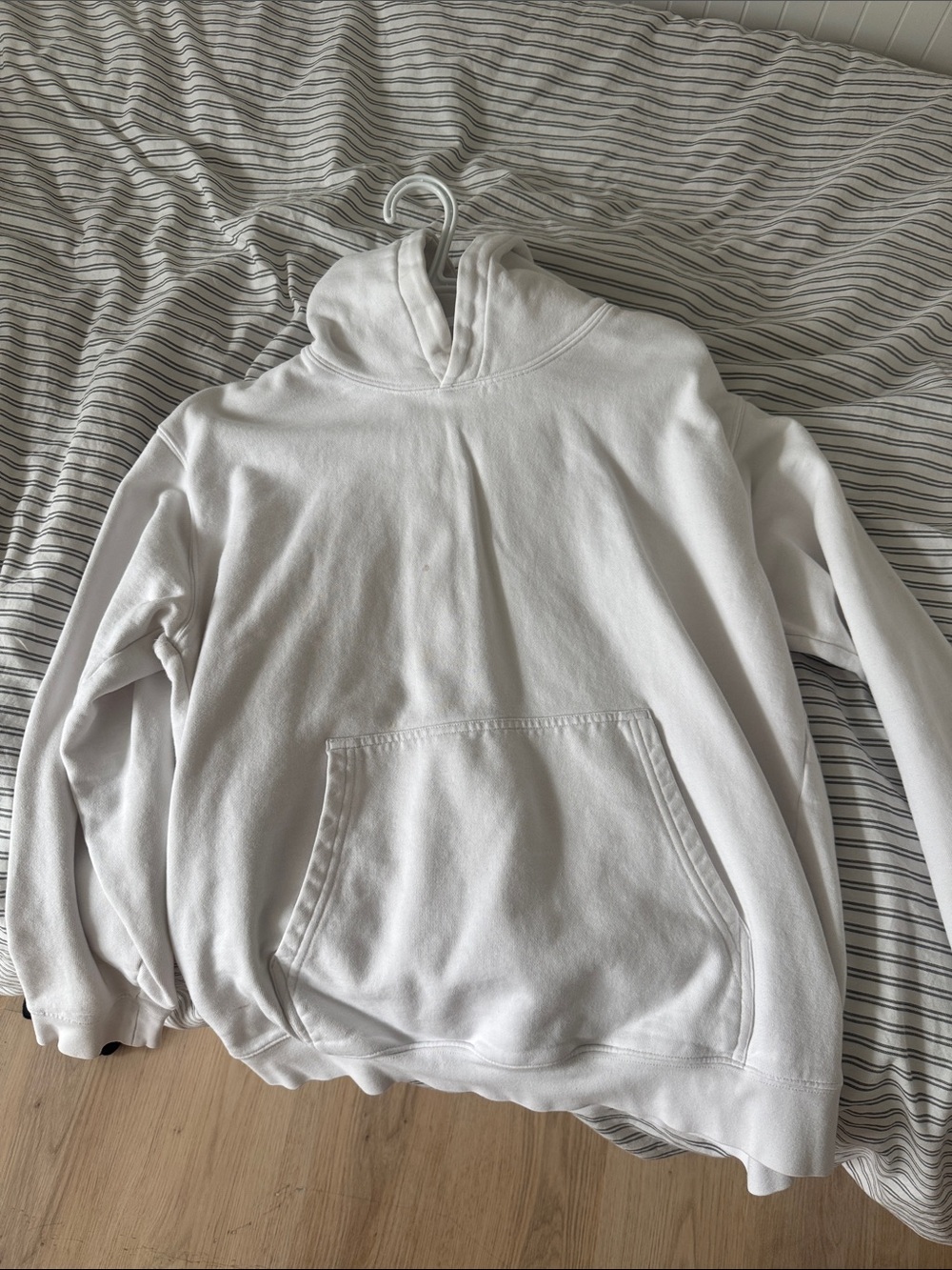 H&M White Women's Hoodie Sweater